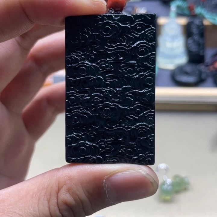 蛇纹石玉合金颈饰泰*玉