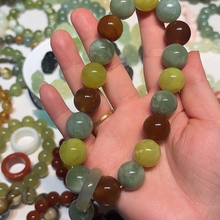 蛇纹石玉未镶嵌手持