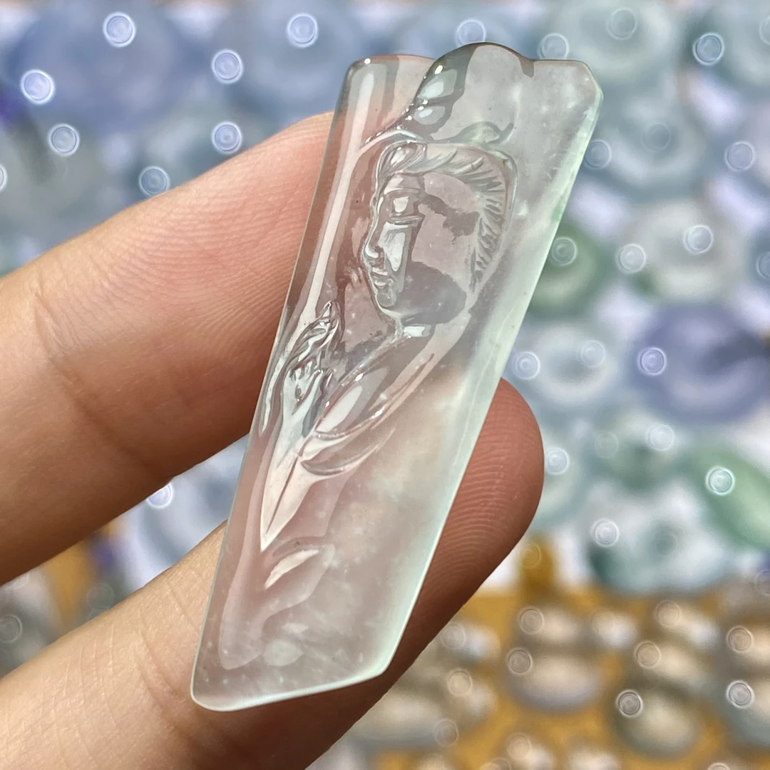 天然缅甸a货翡翠随行观音高冰侧开脸观音吊坠 尺寸:37-13.9-3.8