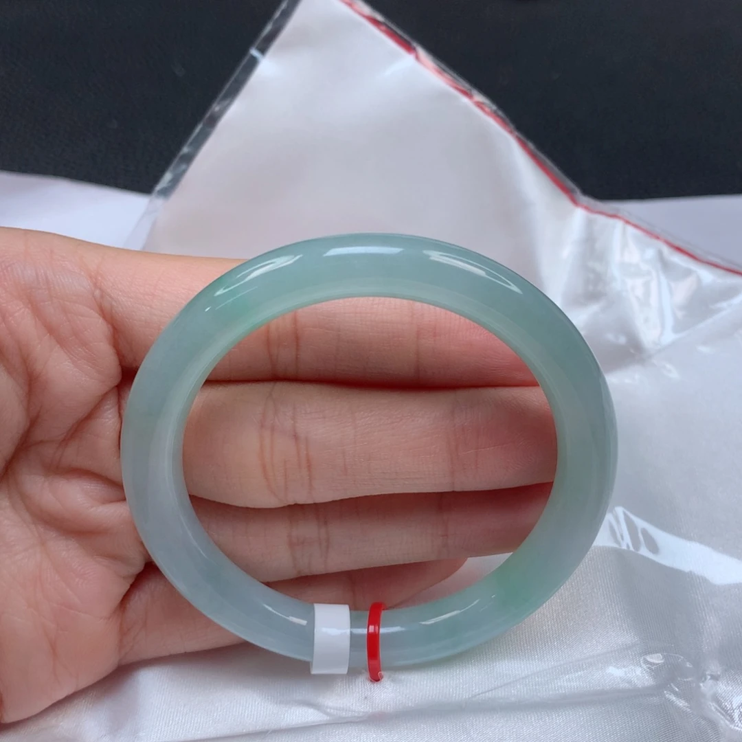 翡翠手镯未镶嵌天然