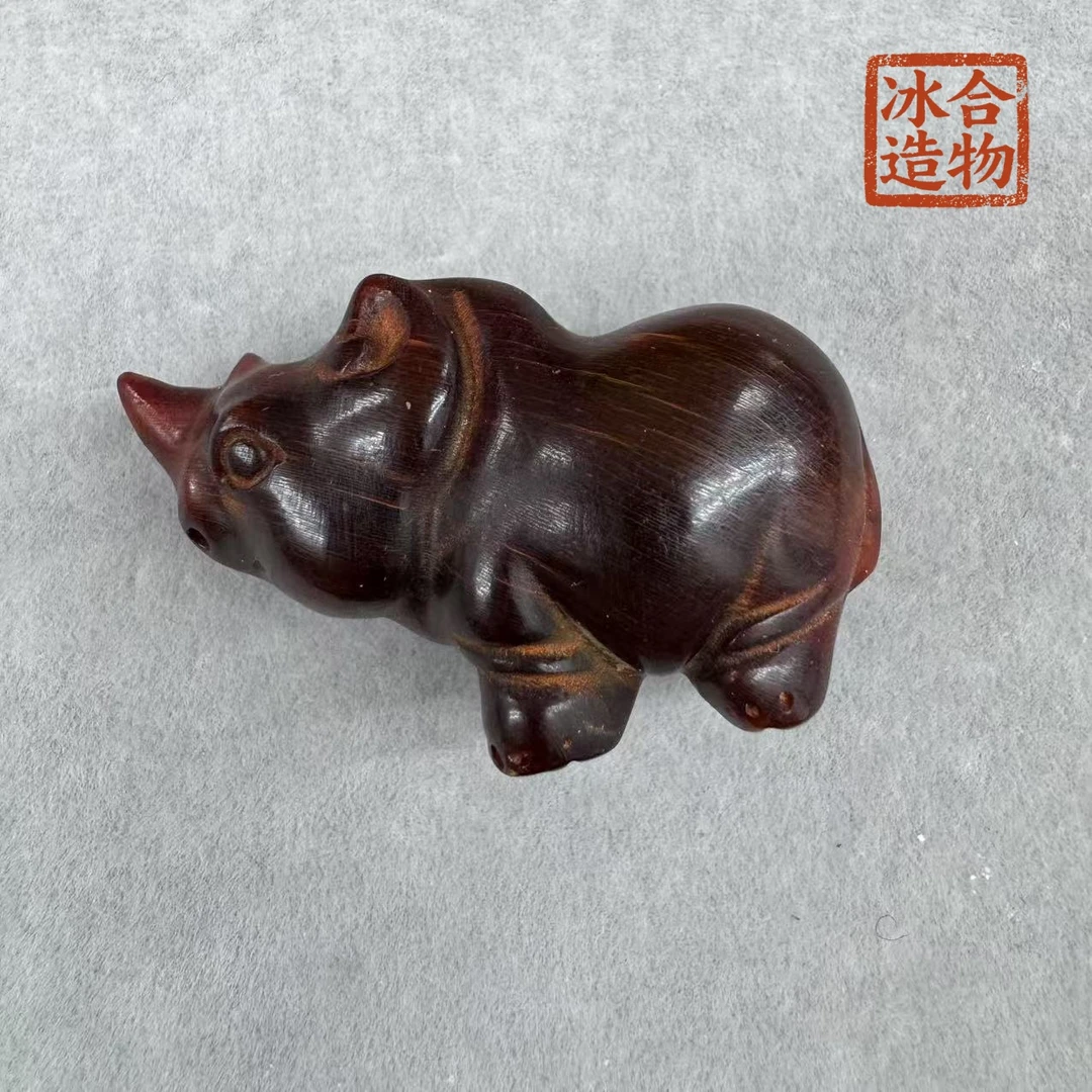 【文玩旧藏】S0026 精品回流牛角雕刻牛气冲天 约48.8*29.7mm