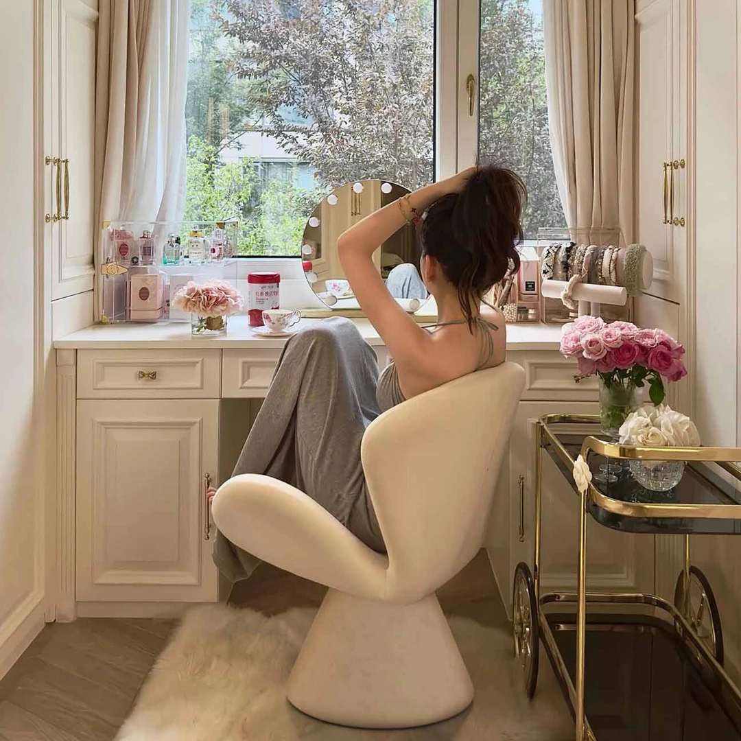 美物俪家奶油风化妆凳网红梳妆凳卧室梳妆台椅设计师可旋转贝壳椅