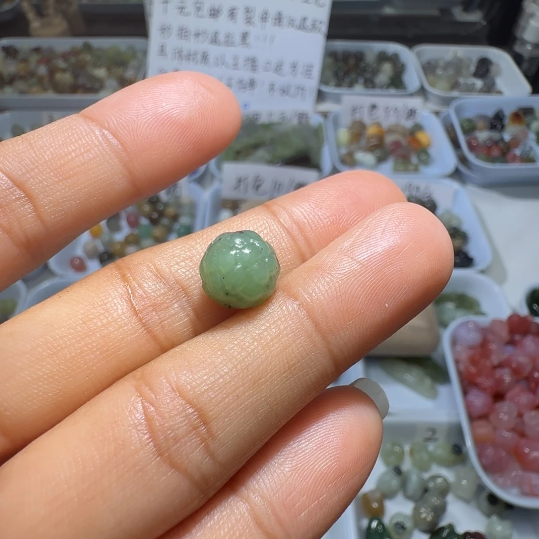 和田玉未镶嵌珠宝奇石