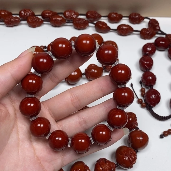 尛***人橄榄核雕刻工艺的发展