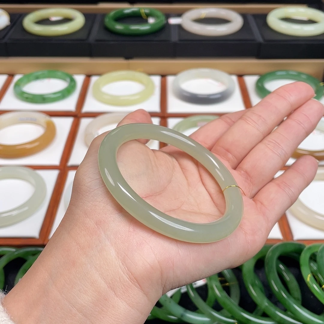 和田玉未镶嵌手镯-晴水