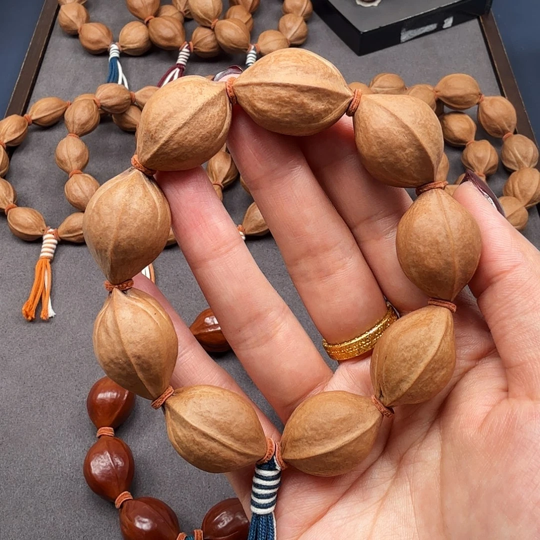 1.9*2.8超精挑原生态梅林铁核手串