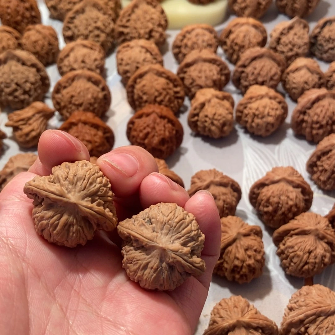 文玩核桃吊坠?****?bu zhi ming