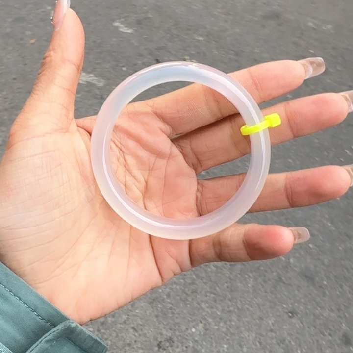 玛瑙/玉髓手镯未镶嵌k***7