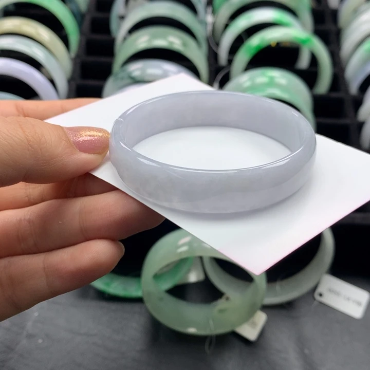 翡翠手镯未镶嵌公主