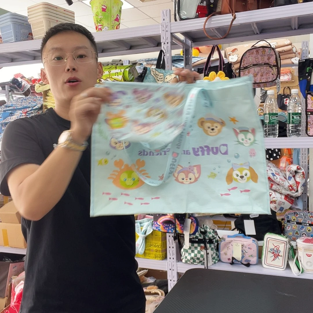 PU化妆包等产品和产品