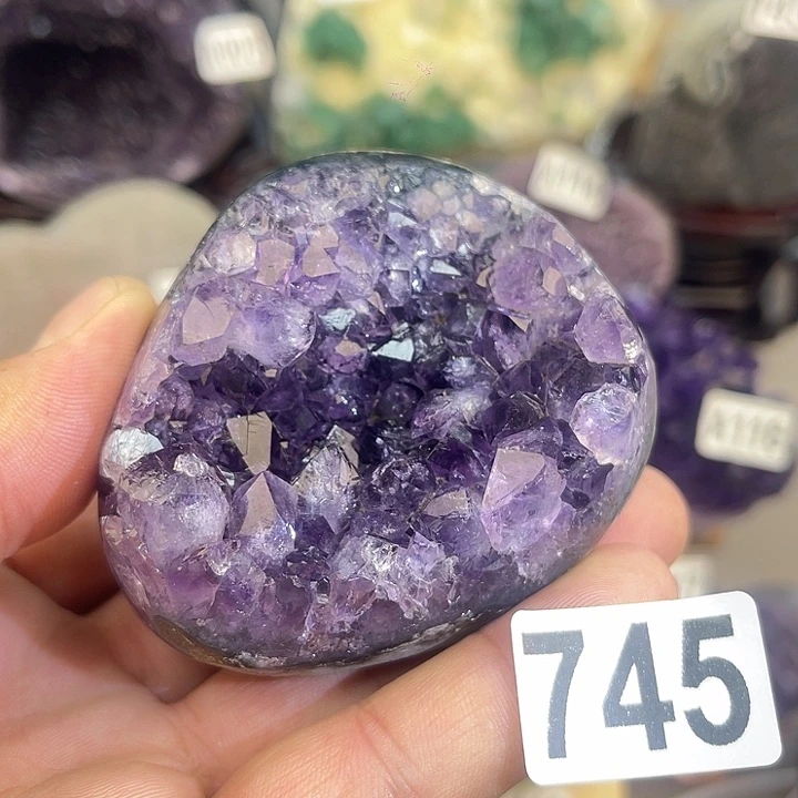 未镶嵌水晶大型摆件（非配饰）