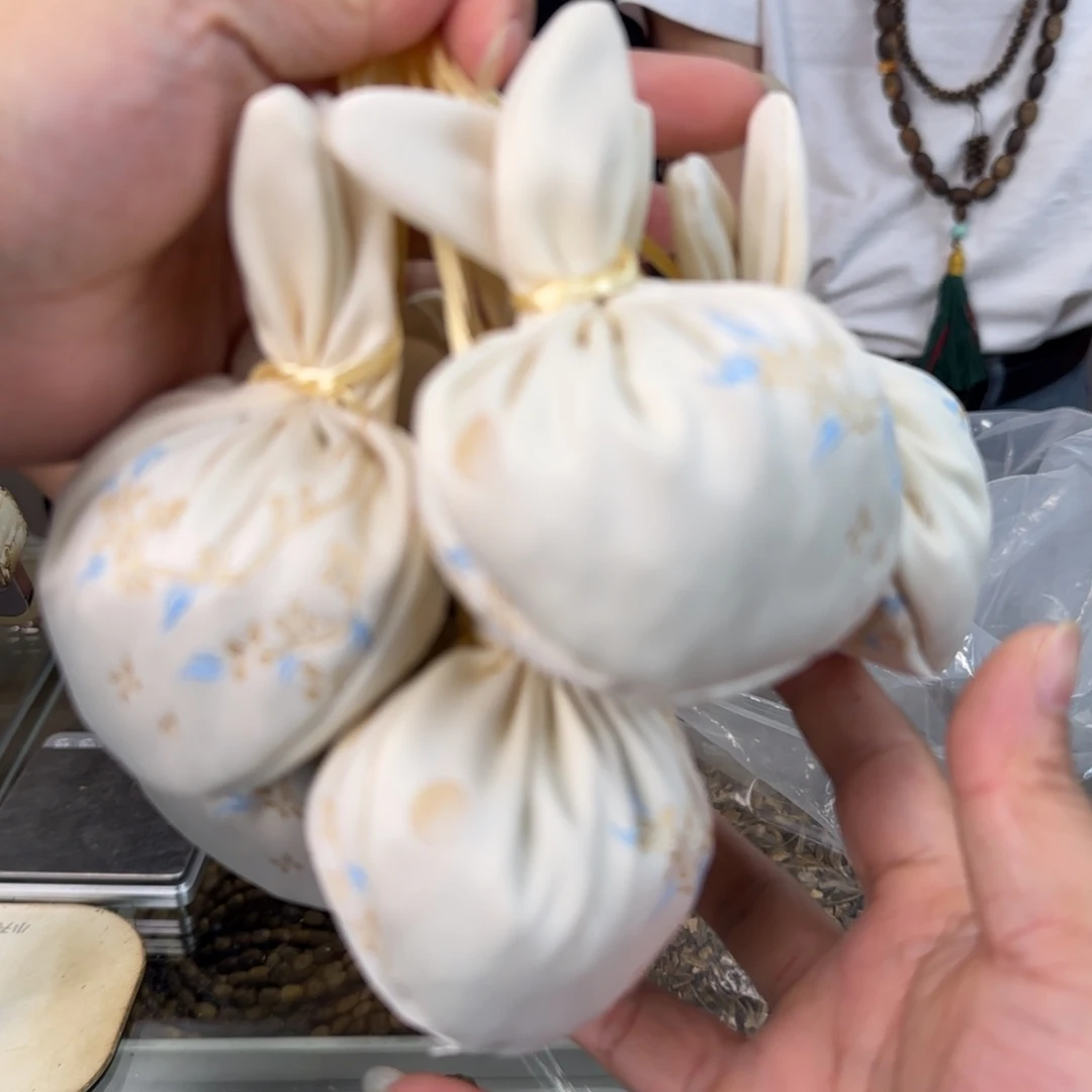 沉香香囊沉香多样性发1个沉香勾丝兔子香包