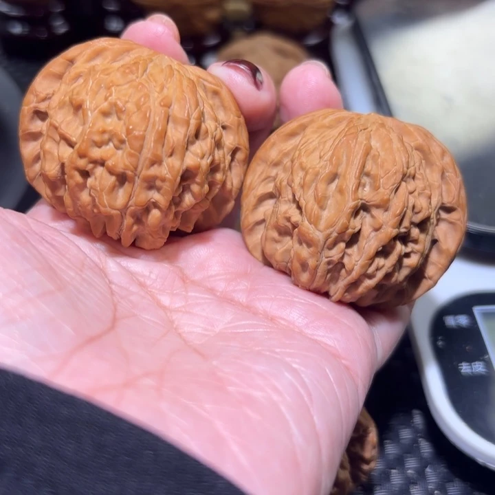 核桃手串/手链丹****E44全品无修磨盘狮子头一对核桃