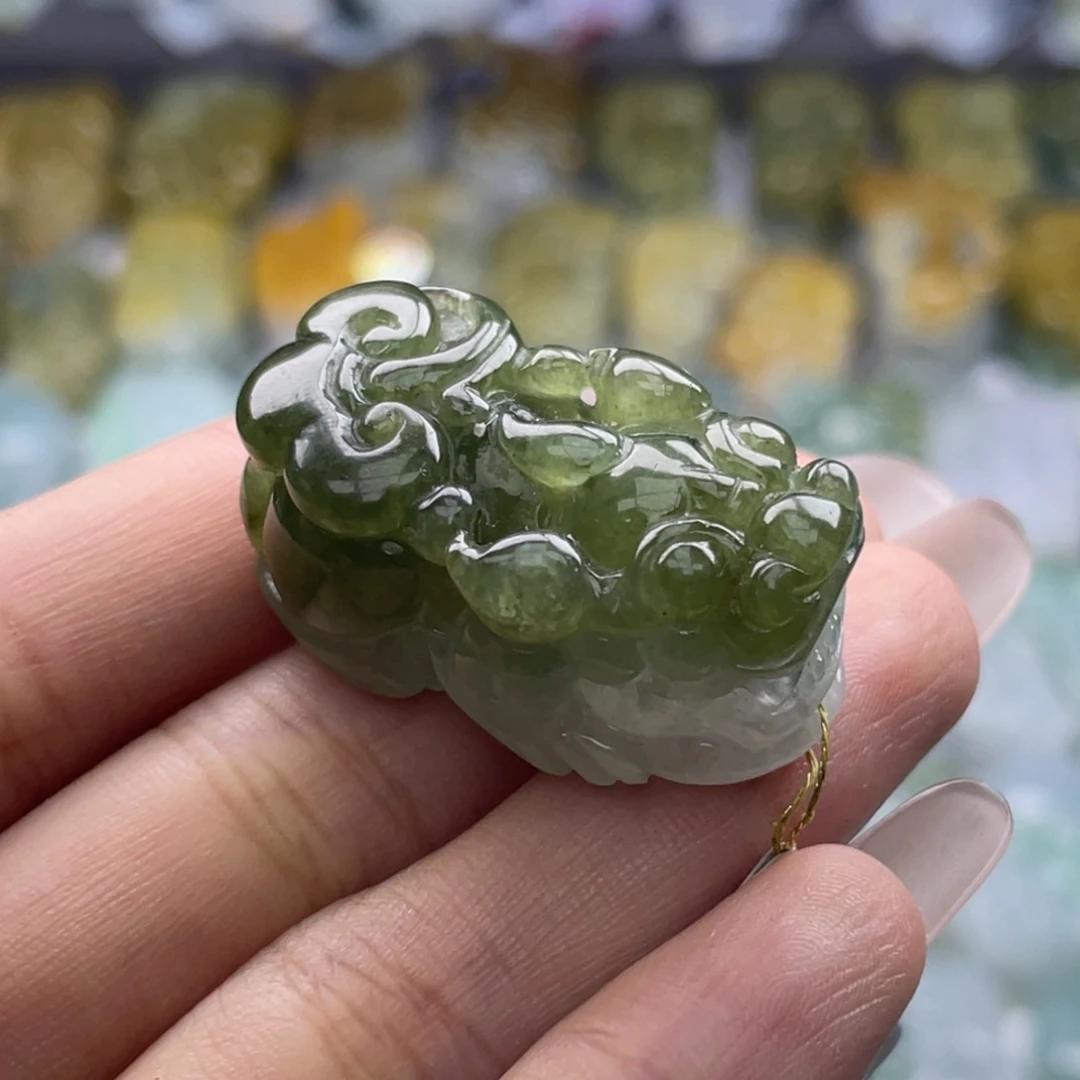 颈饰未镶嵌翡翠貔貅