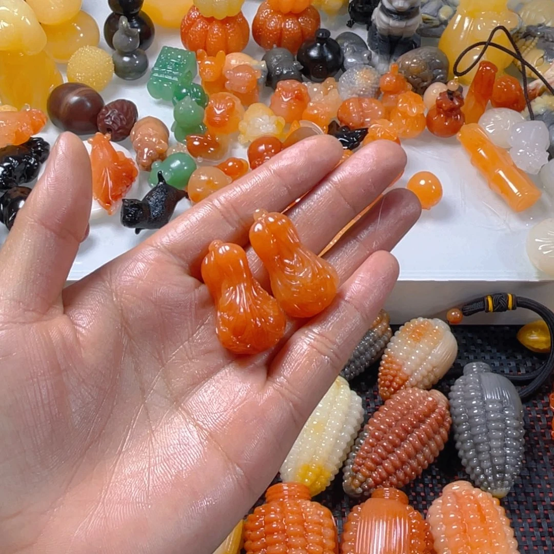 ღ***琪石英质玉（金丝玉）未镶嵌颈饰