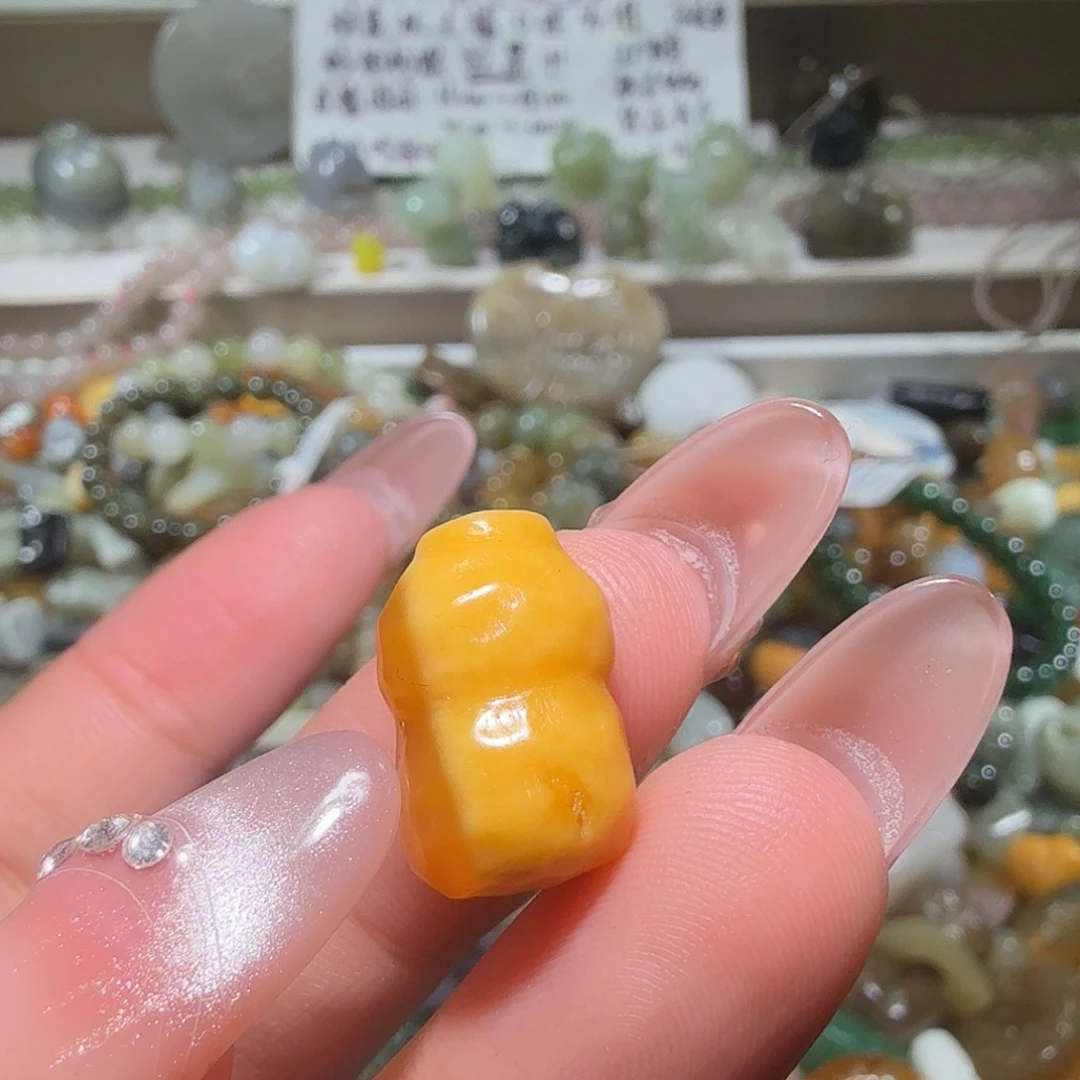 和田玉未镶嵌珠宝奇石包容