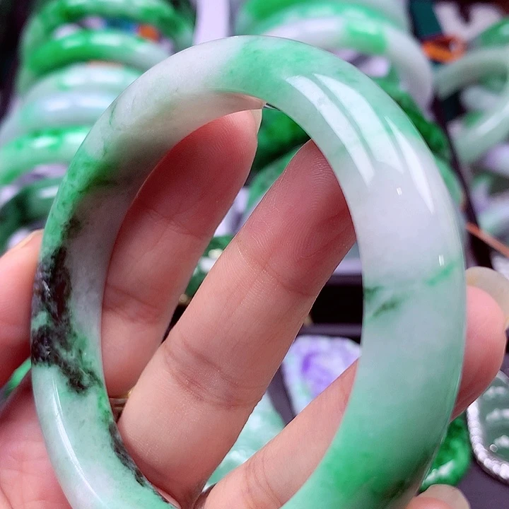 翡翠未镶嵌手镯翡翠