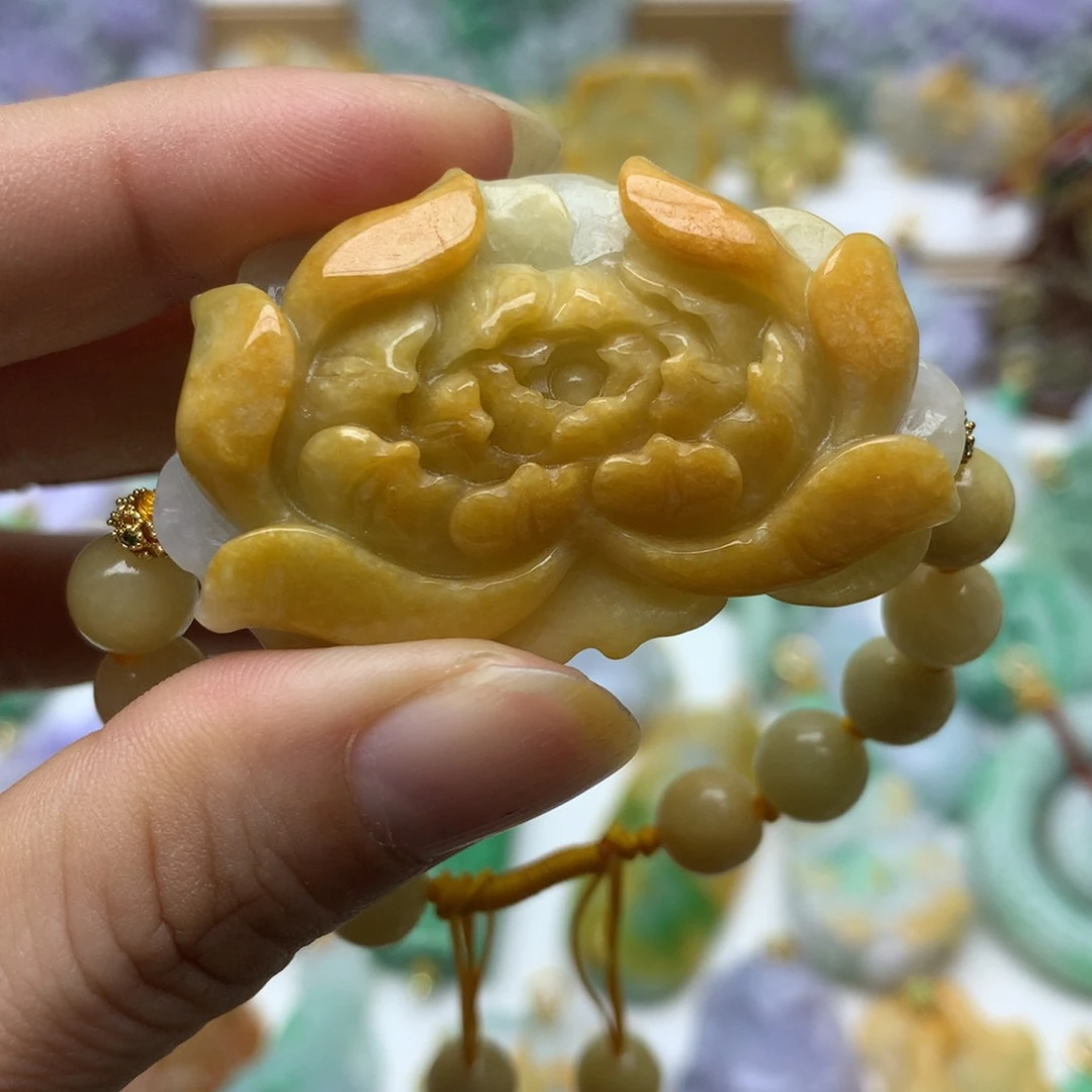 翡翠颈饰未镶嵌翡翠