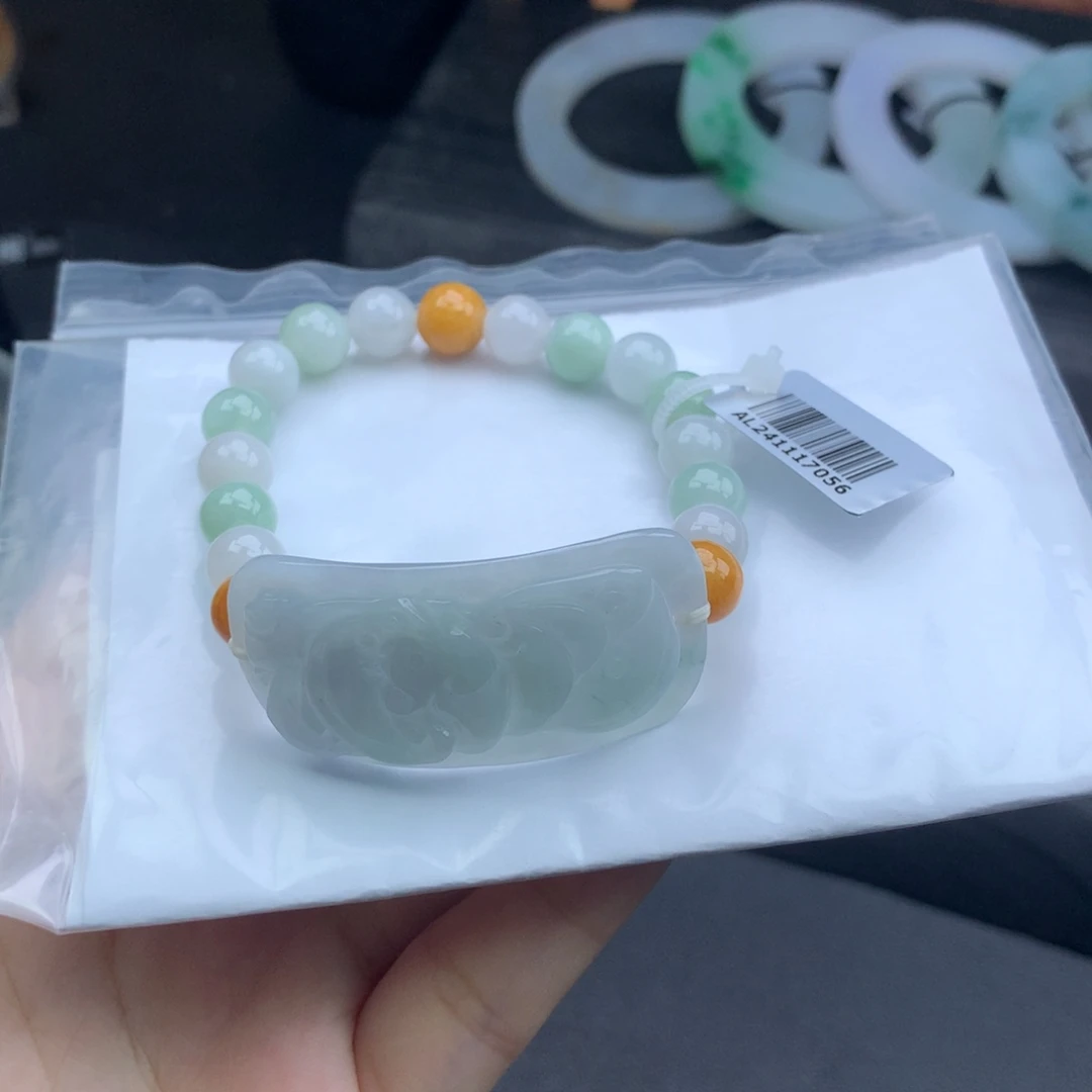 未镶嵌手镯（开口镯）翡翠手牌