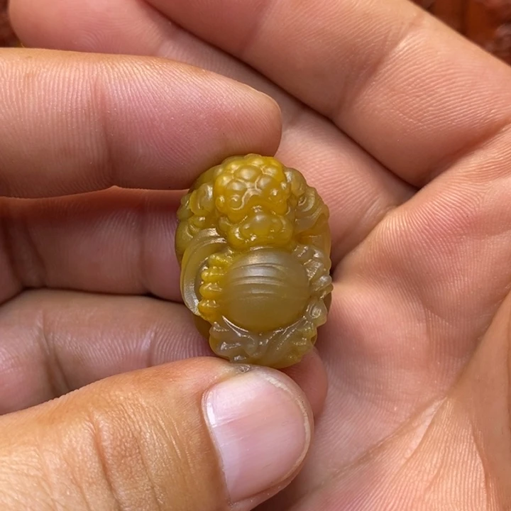 玛瑙/玉髓战国红挂坠未镶嵌楚****e