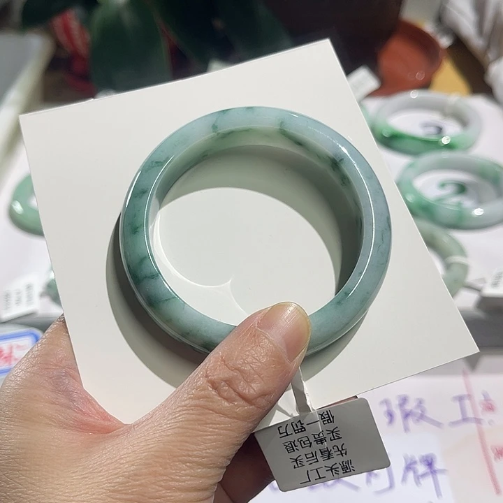 翡翠未镶嵌手镯纯天然缅甸翡翠手镯