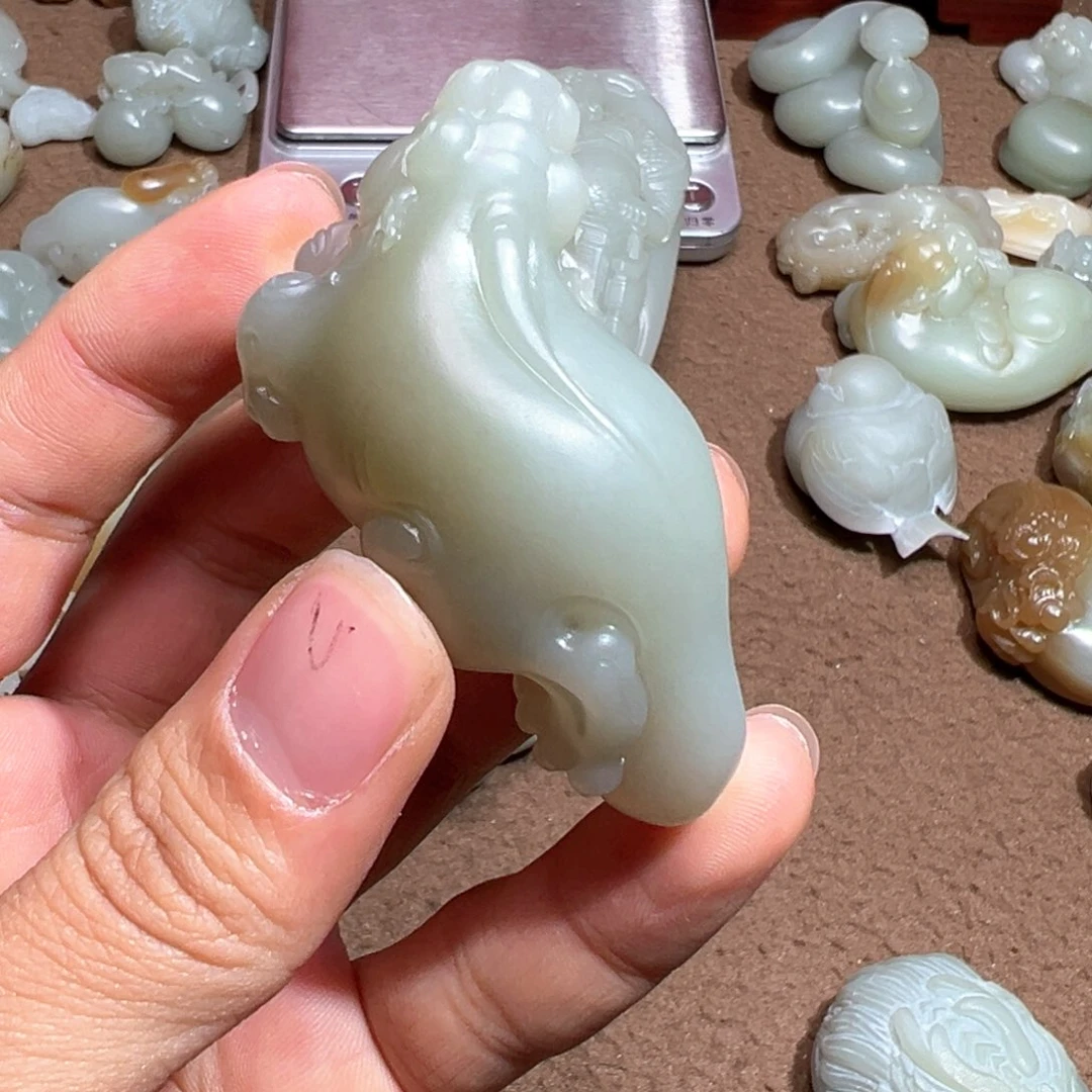 颈饰未镶嵌和田玉白*?