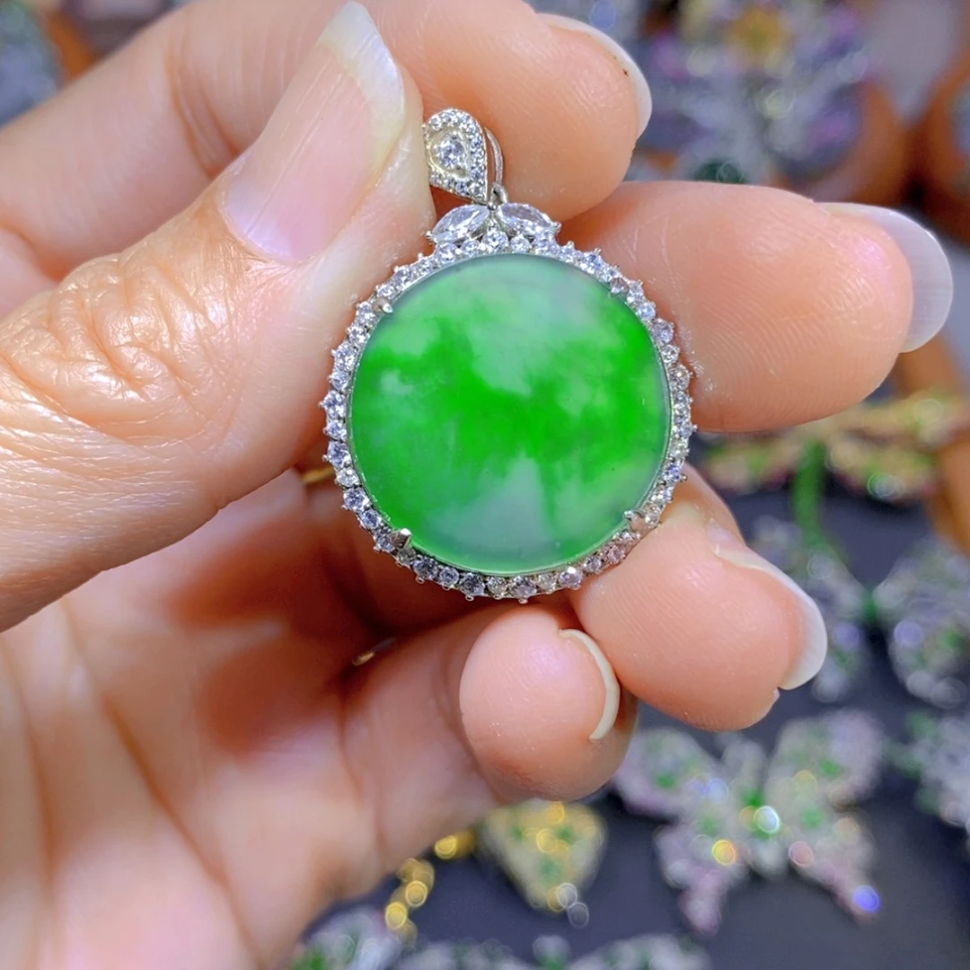 翡翠颈饰银S925镶嵌天然翡翠