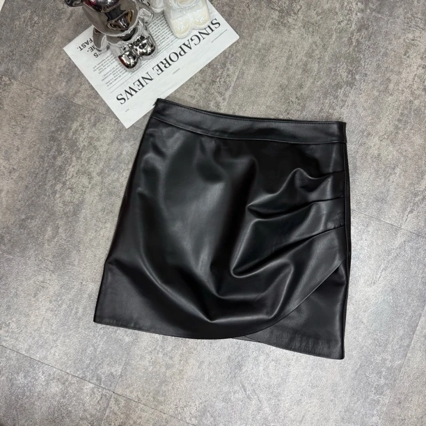 新款真皮褶皱显瘦不规则绵羊皮半身短裙洋气百搭显瘦高级