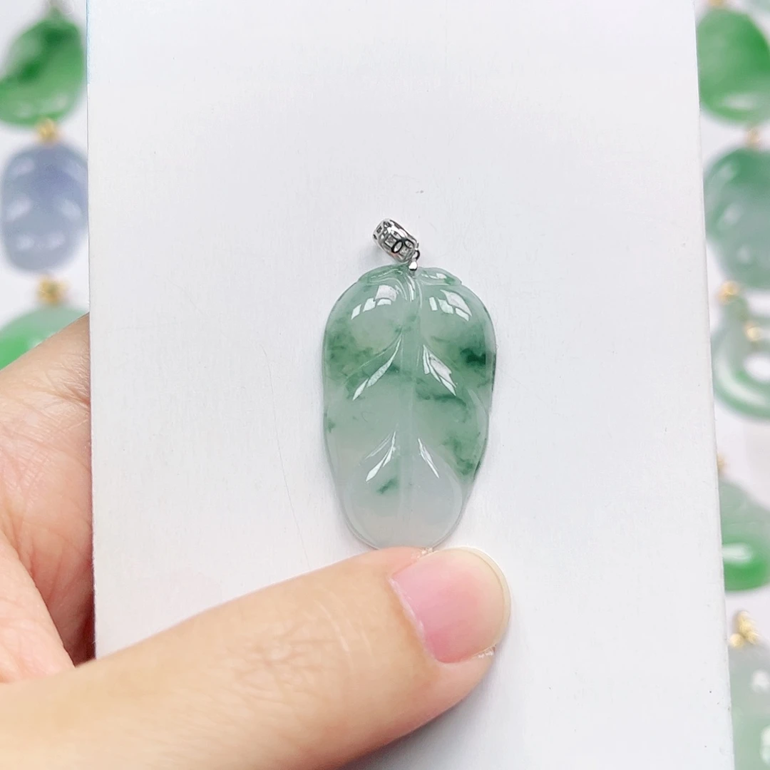 翡翠18K金镶嵌挂件