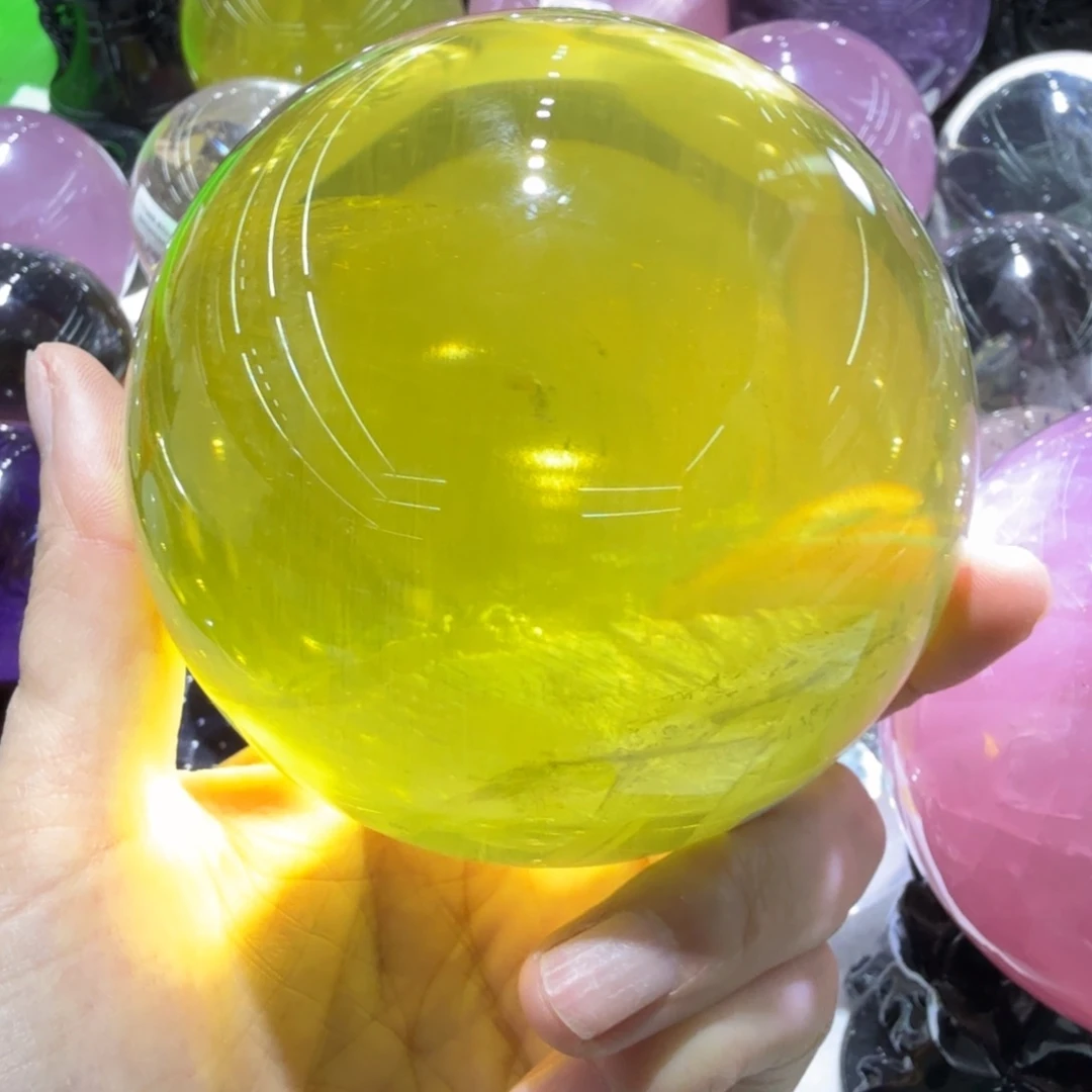 石材水晶球直径约9.1厘米