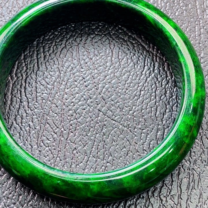 翡翠未镶嵌颈饰多样性57