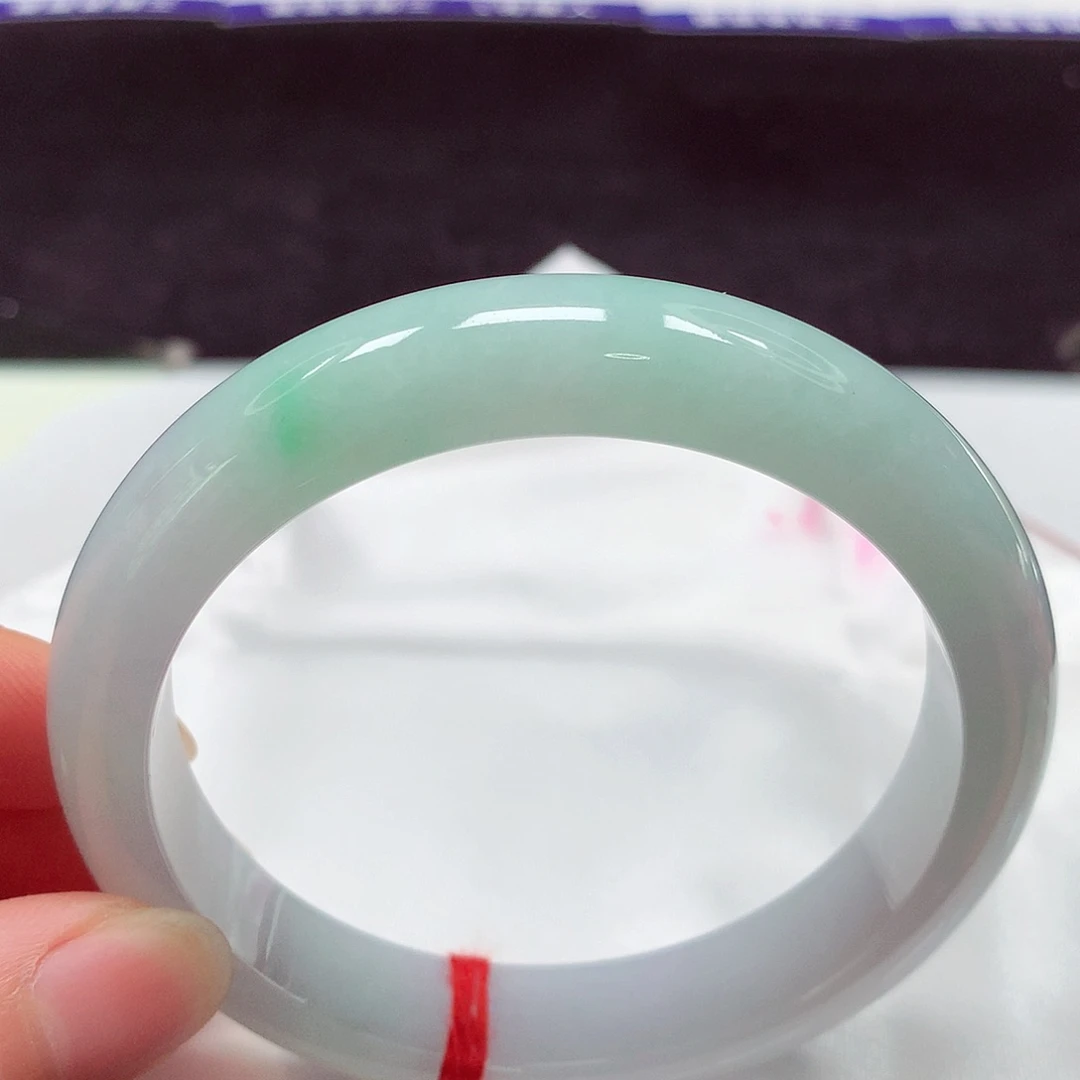 翡翠手镯未镶嵌28 号翡翠手镯