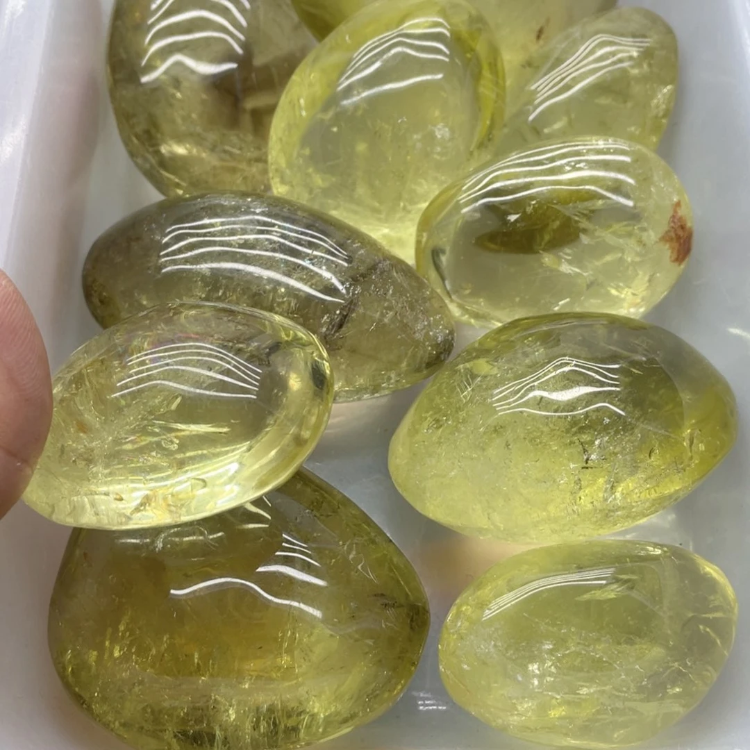 27未镶嵌水晶爆*君黄水晶把玩