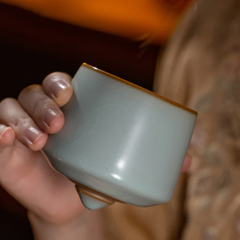 问鼎牛角壬寅天青苏溪杯（洋酒杯）