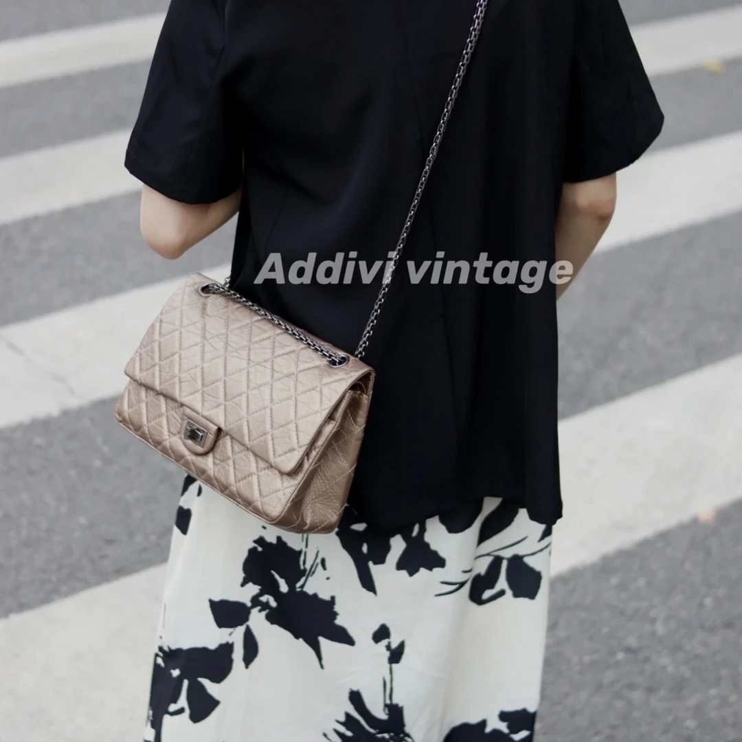 95新 Chanel/香奈儿 /香槟金/中号/2.55/单肩斜挎包