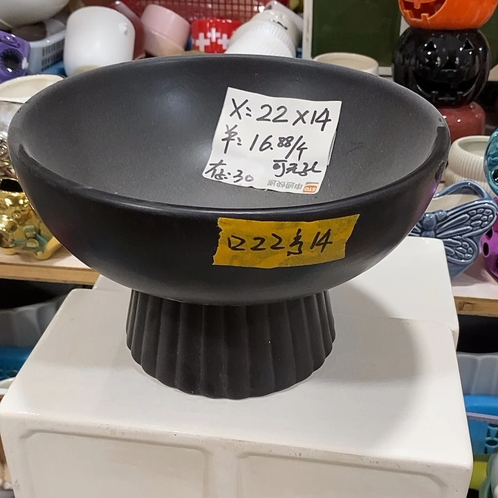 摆件陶盆有孔 瑕疵介意勿拍