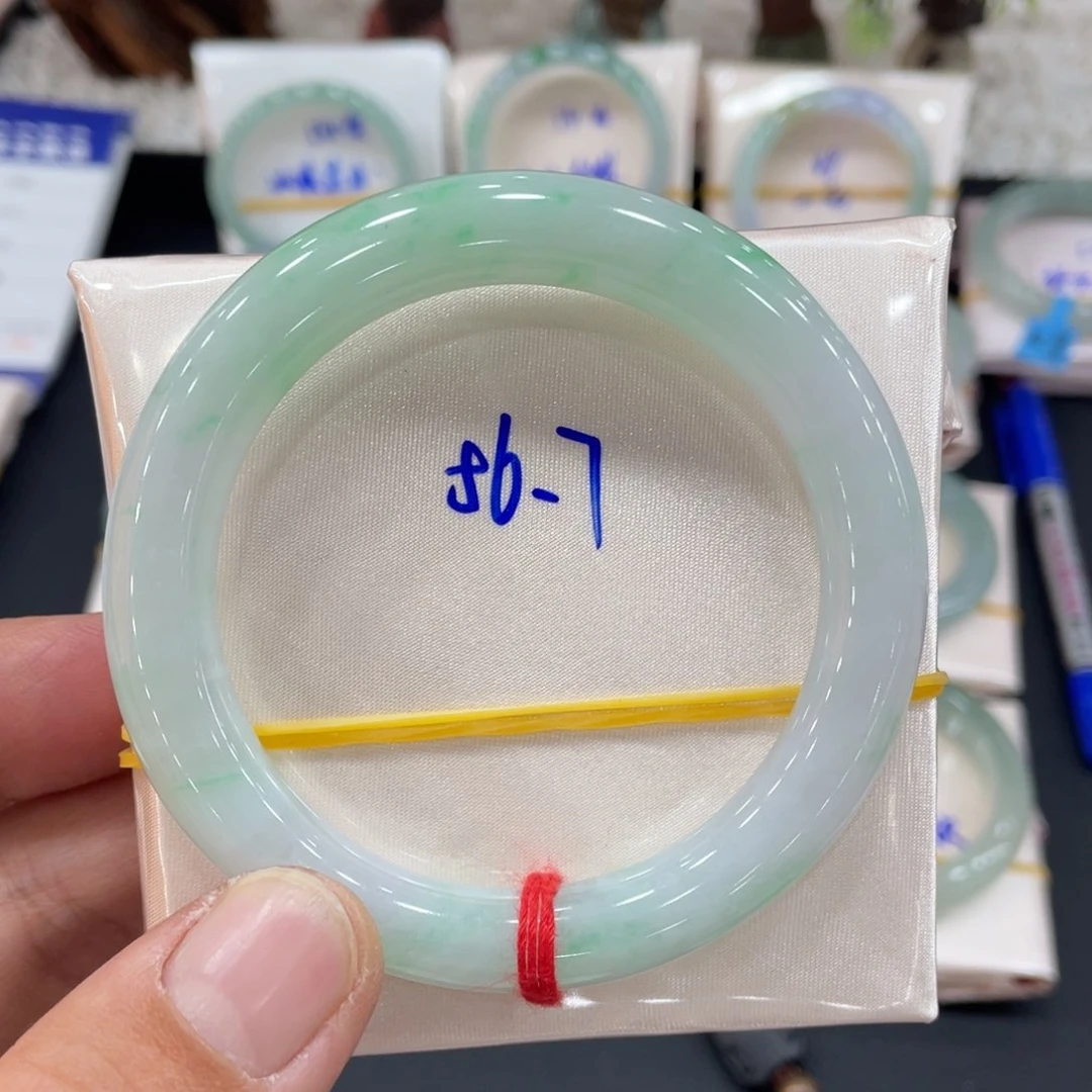 未镶嵌手镯翡翠翡翠