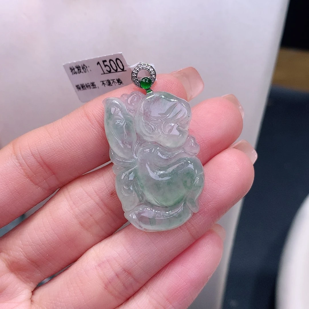 颈饰18K金镶嵌翡翠高冰飘花仙子