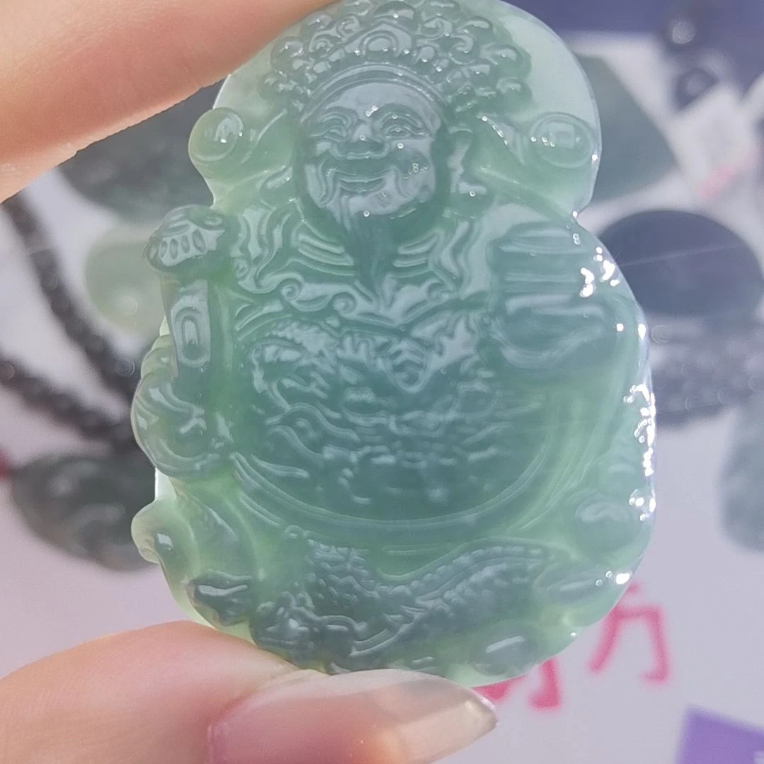 翡翠颈饰未镶嵌天然的A货翡翠