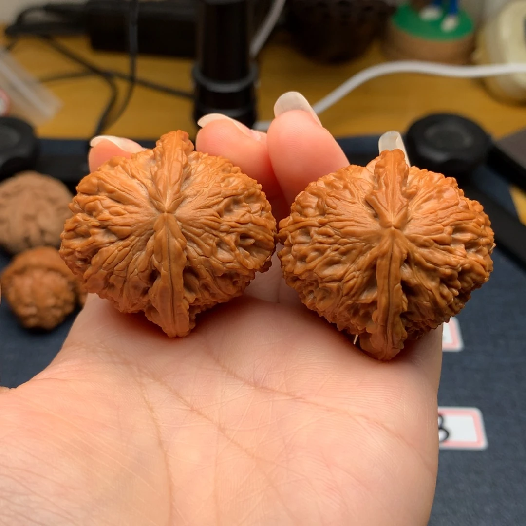 文玩核桃把件R*.40全白师子