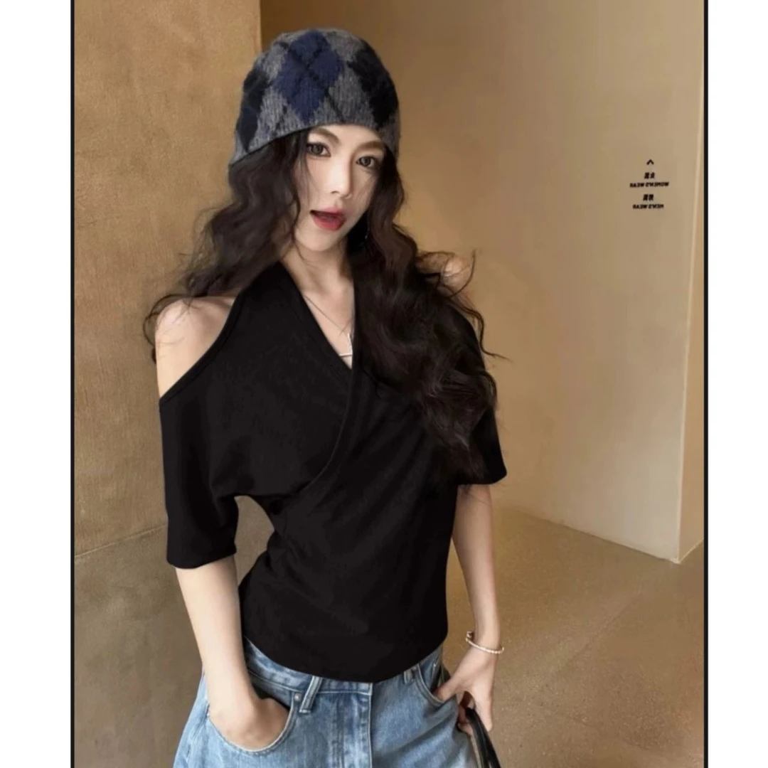 曼曼【纯爱猎手】设计感露肩交叉挂脖短袖T恤