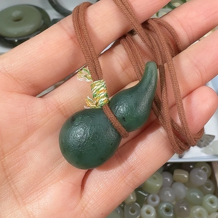 和田玉（碧玉）未镶嵌颈饰