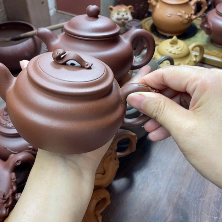 一***.紫砂茶壶底槽清多姿和紫泥如意