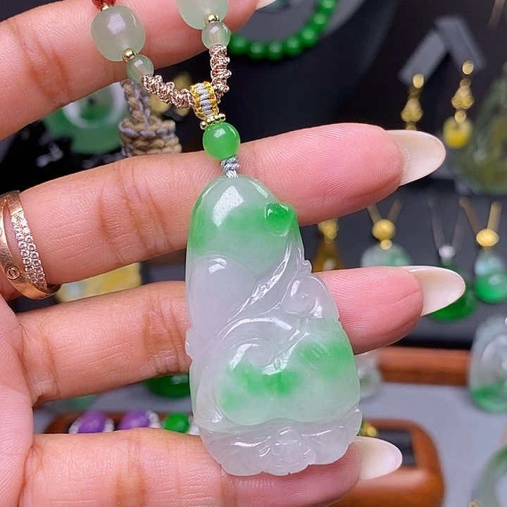 吊坠(赠链)未镶嵌翡翠