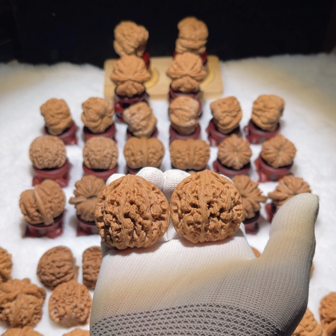 文玩核桃吊坠桃心大粗筋核桃尺寸43