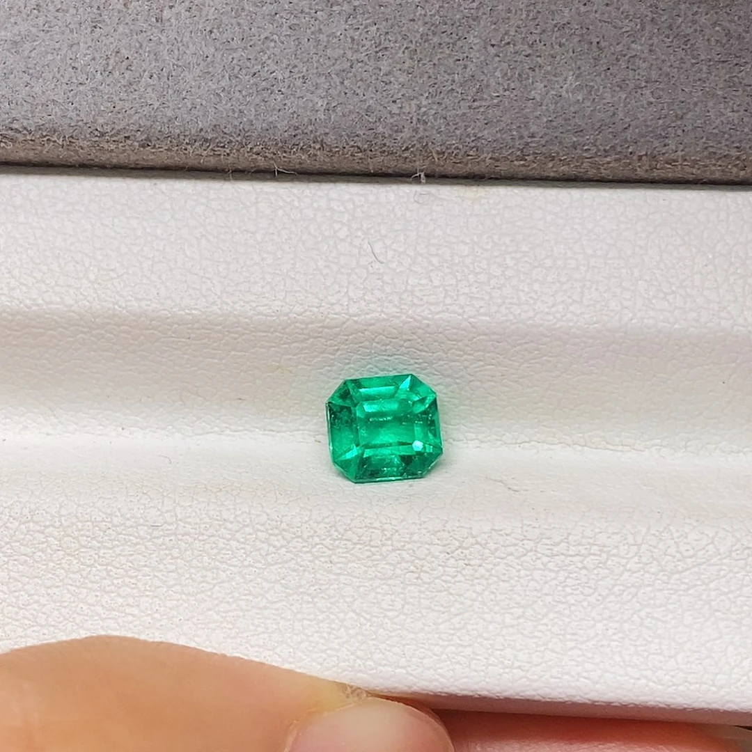 祖母绿裸石1.09克拉天然哥伦比亚木佐祖母绿代GRS证书