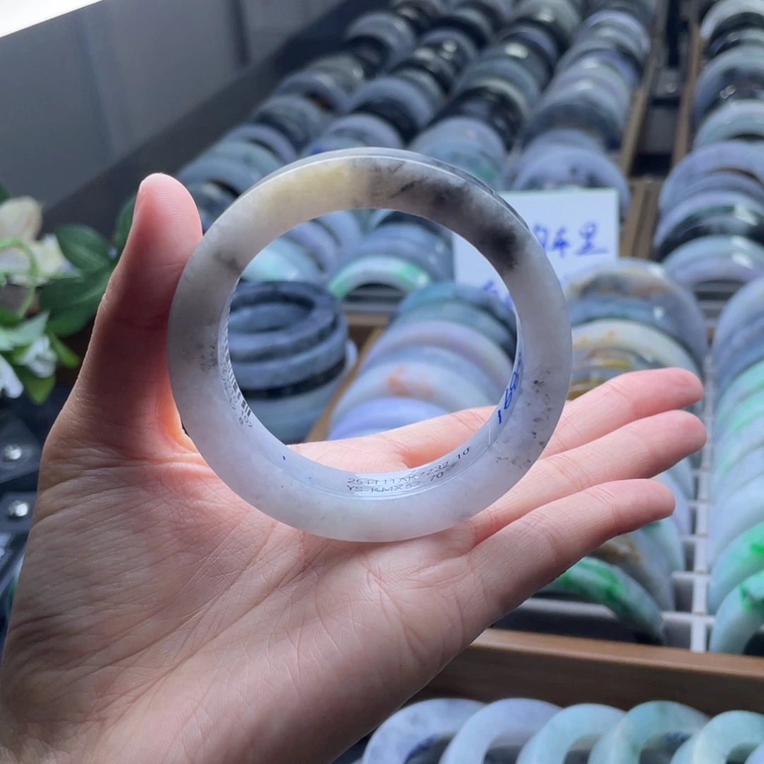 定制翡翠未镶嵌翡翠手镯