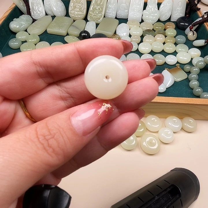 和田玉（糖玉）未镶嵌手链