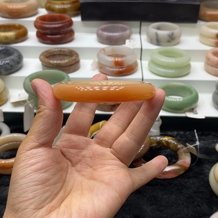M***n石英岩玉未镶嵌手镯53