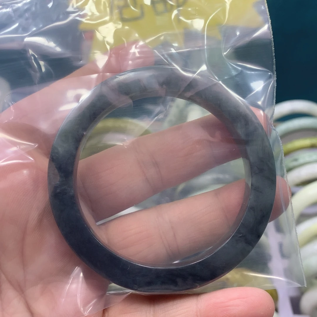 透闪石-蛇纹石玉手镯未镶嵌六*